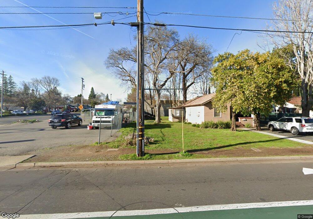 1032 W 2nd St, Chico, CA 95928 - photo 1
