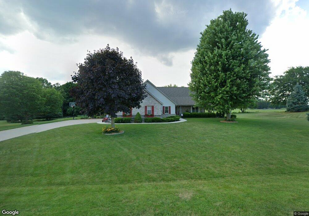 W272N5455 Jessica Dr, Pewaukee, WI 53072 - photo 1