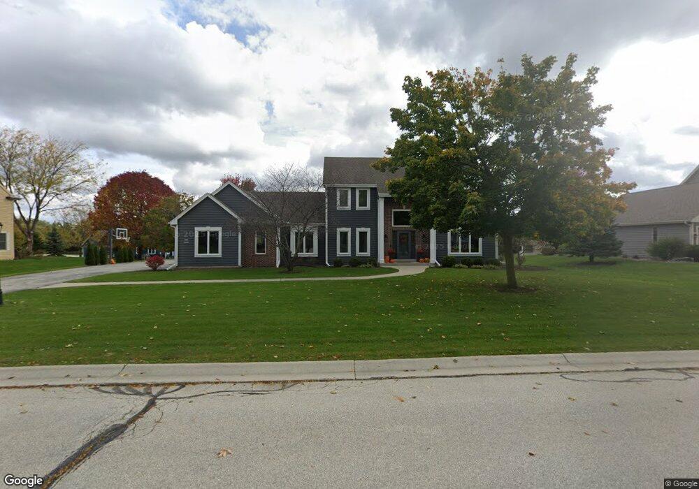 W146N7130 Winter Hollow Dr, Menomonee Falls, WI 53051 - photo 1