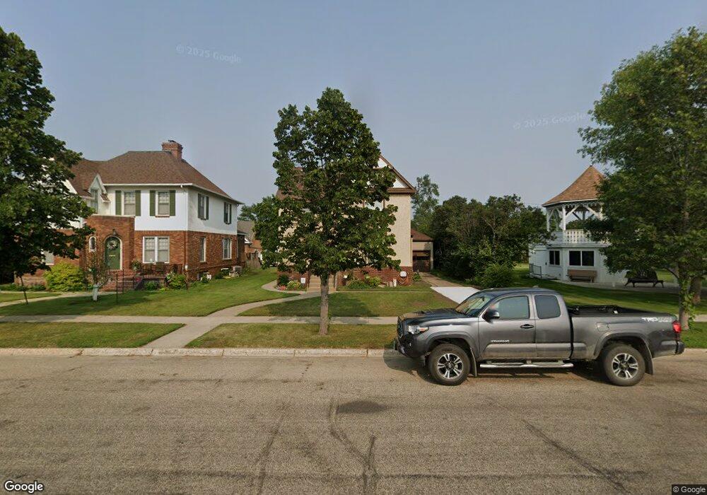309 3rd Ave SE, Jamestown, ND 58401 - photo 1