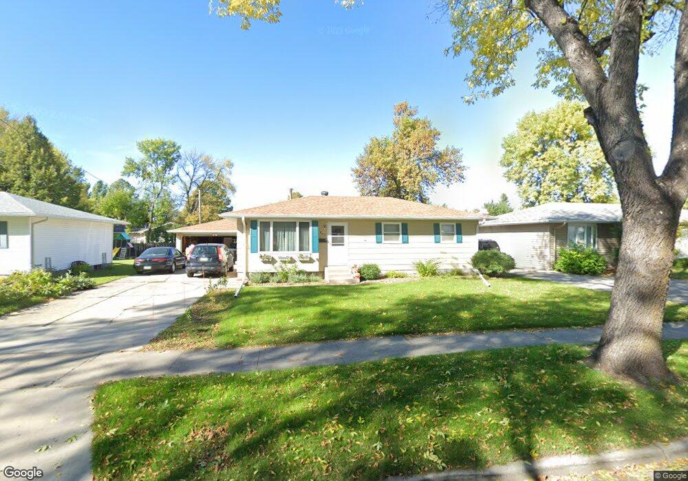 802 S 22nd St, Grand Forks, ND 58201 - photo 1