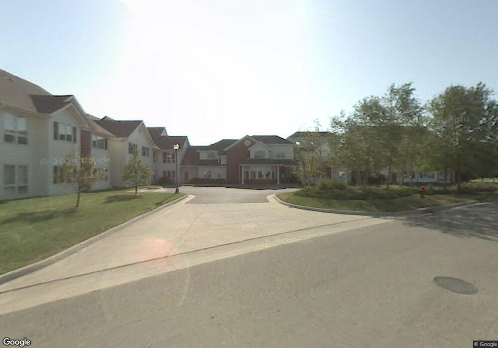 1021 SW Fleming Ct, Topeka, KS 66604 - photo 1