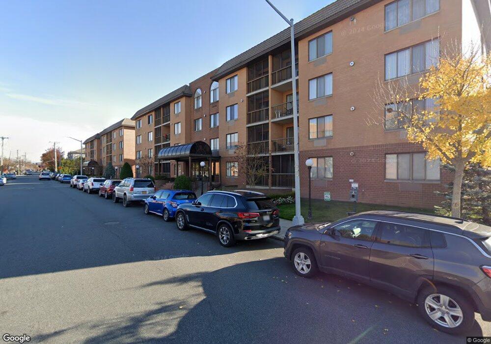 Chestnut Hill at Essex Park unit 2G, Staten Island, NY 10314 - photo 1