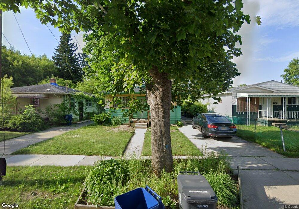 521 W Bundy Ave, Flint, MI 48505 - photo 1