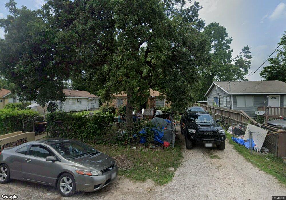 980 Reverend b j Lewis Dr, Houston, TX 77088 - photo 1