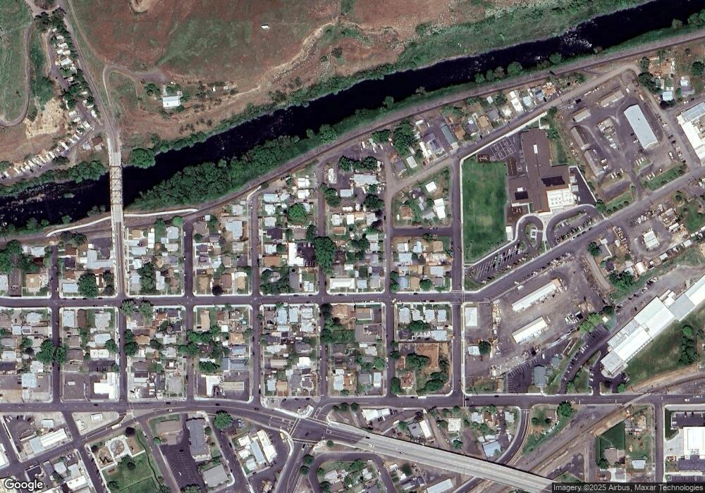 28 SE 10th St, Pendleton, OR 97801 - photo 1