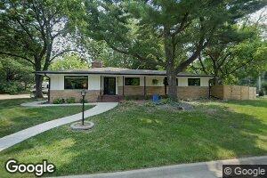 832 Sunset Dr, Lawrence, KS 66044