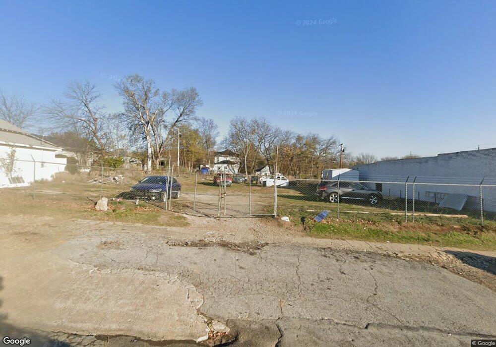 208 W Trudgeon St, Henryetta, OK 74437 - photo 1