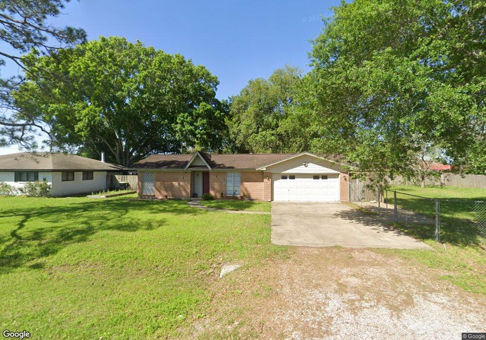 105 Lindsey Ave, Bay City, TX 77414 - photo 1