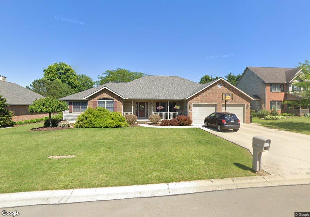 1124 Hillcrest Dr, Bucyrus, OH 44820 - photo 1