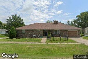 408 N 4th St, Edina, MO 63537
