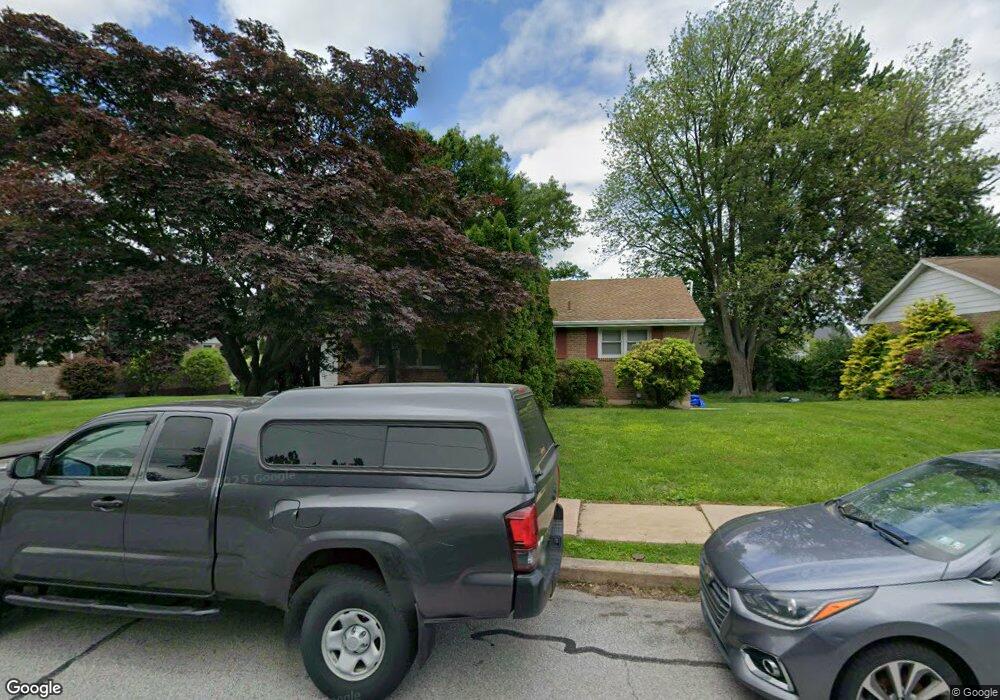 521 Lyman Ave, Womelsdorf, PA 19567 - photo 1