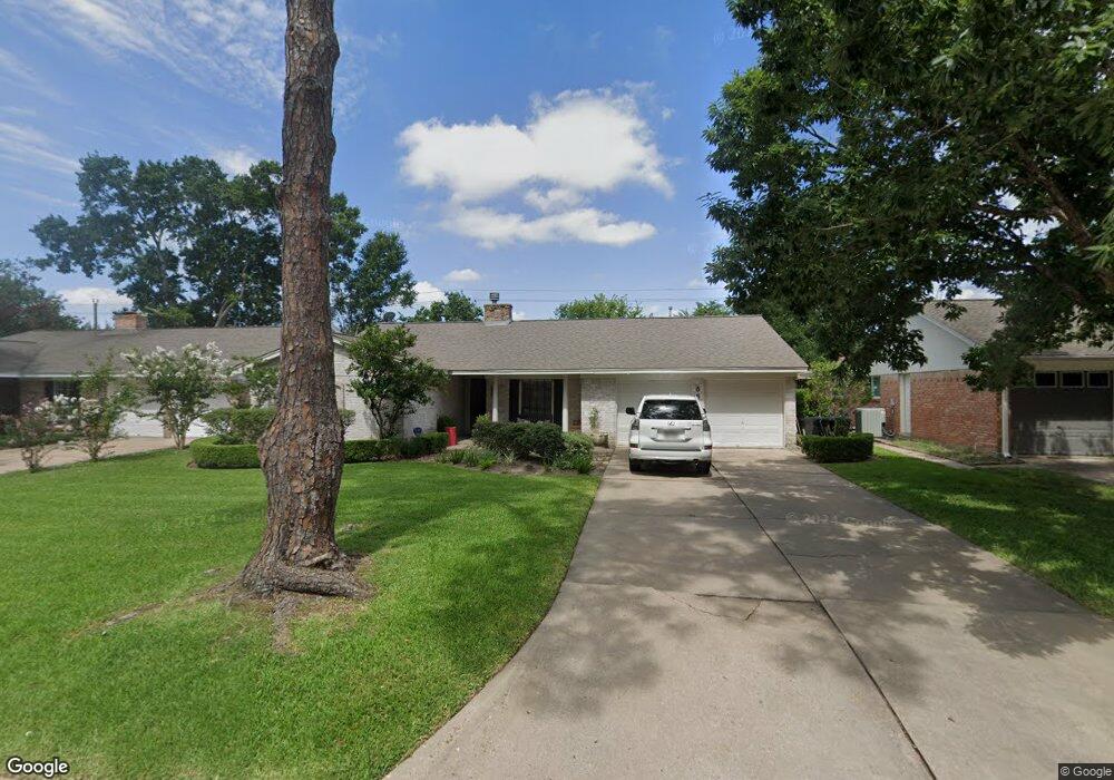 855 Carlingford Ln, Houston, TX 77079 - photo 1