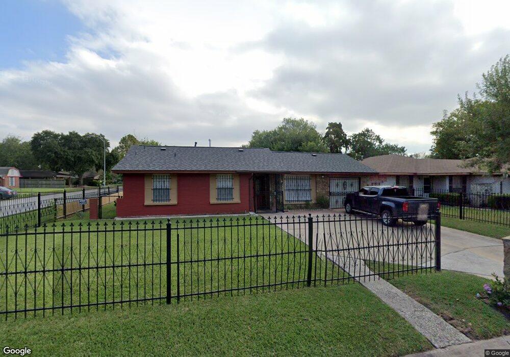 1439 Cool Spring Dr, Houston, TX 77088 - photo 1