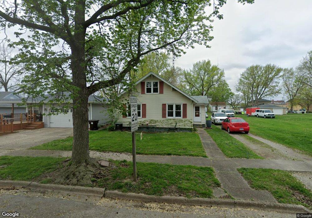 1015 Delavan St, Lincoln, IL 62656 - photo 1