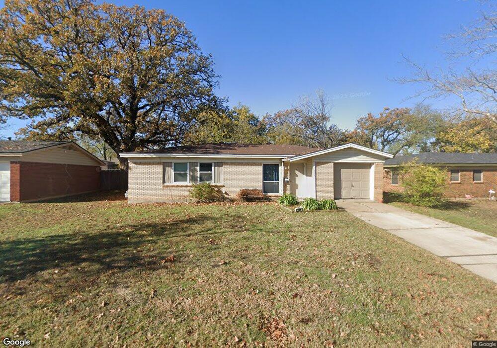 929 Jerry Ln, Bedford, TX 76022 - photo 1