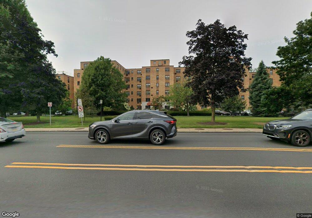 346 E Lancaster Ave unit 512, Wynnewood, PA 19096 - photo 1