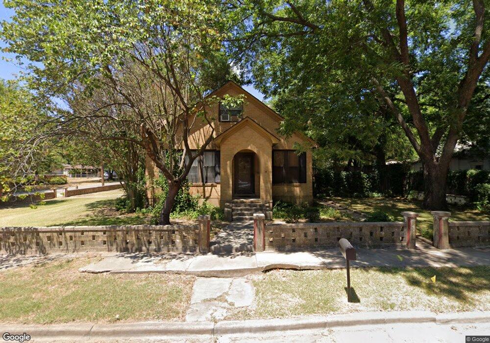 1001 N Commerce St, Gainesville, TX 76240 - photo 1