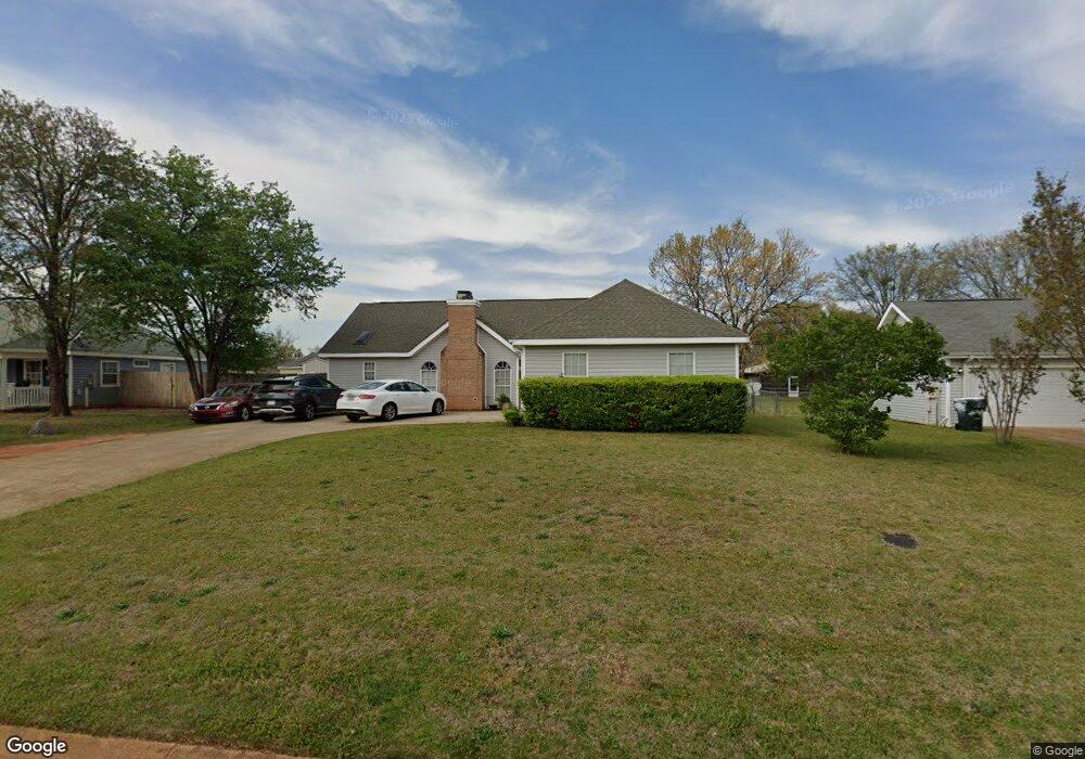 1552 Sweetwater Dr, Warner Robins, GA 31088 - photo 1