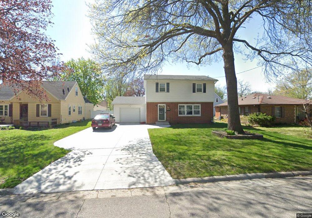 2824 48th St, Des Moines, IA 50310 - photo 1