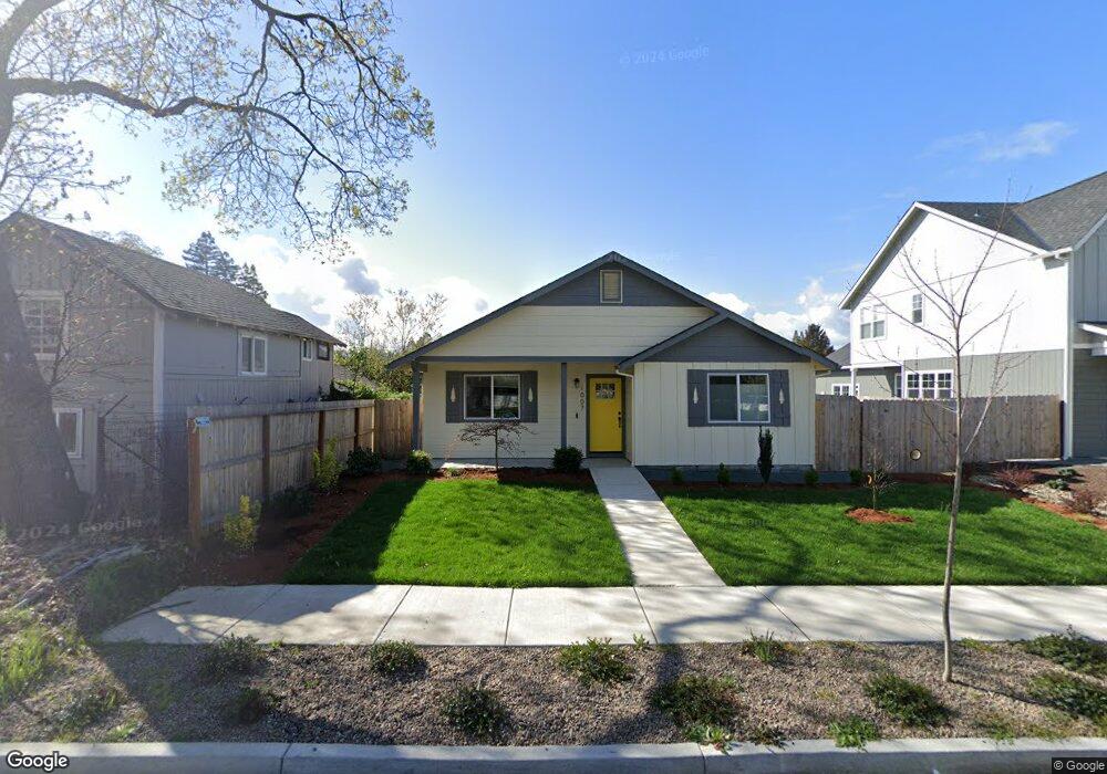 1008 SW K St, Grants Pass, OR 97526 - photo 1