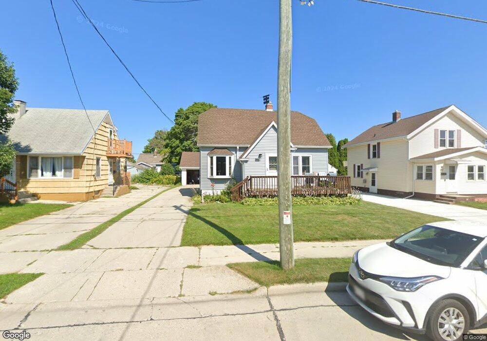 1235 S 32nd St, Manitowoc, WI 54220 - photo 1