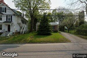 38 Bow St, Freeport, ME 04032