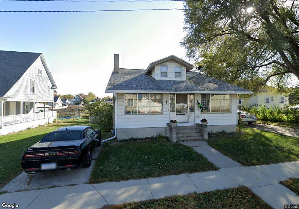 511 N 4th Ave E, Newton, IA 50208 - photo 1