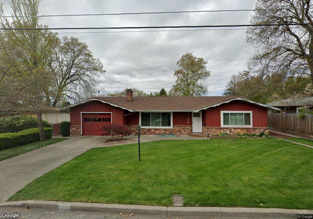 206 SW Western Ave, Grants Pass, OR 97526 - photo 1