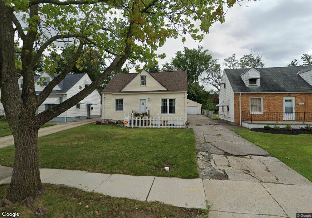 21408 Franklin Rd, Maple Heights, OH 44137 - photo 1