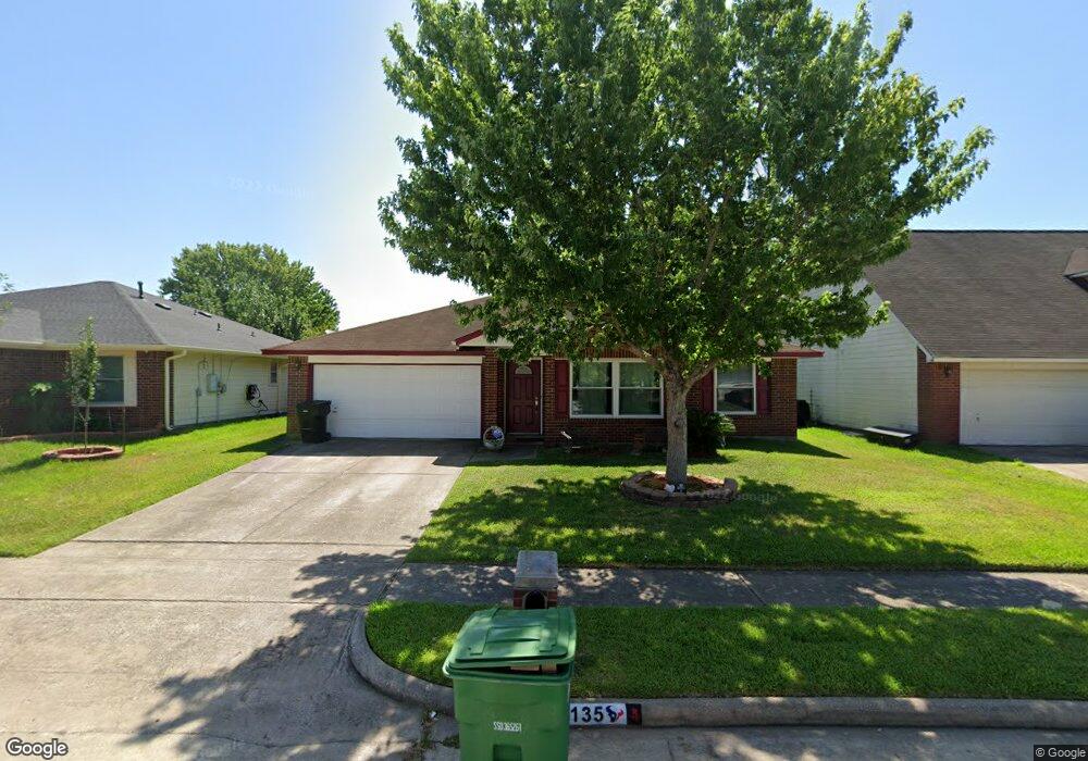 11135 Linden Gate Dr, Houston, TX 77075 - photo 1