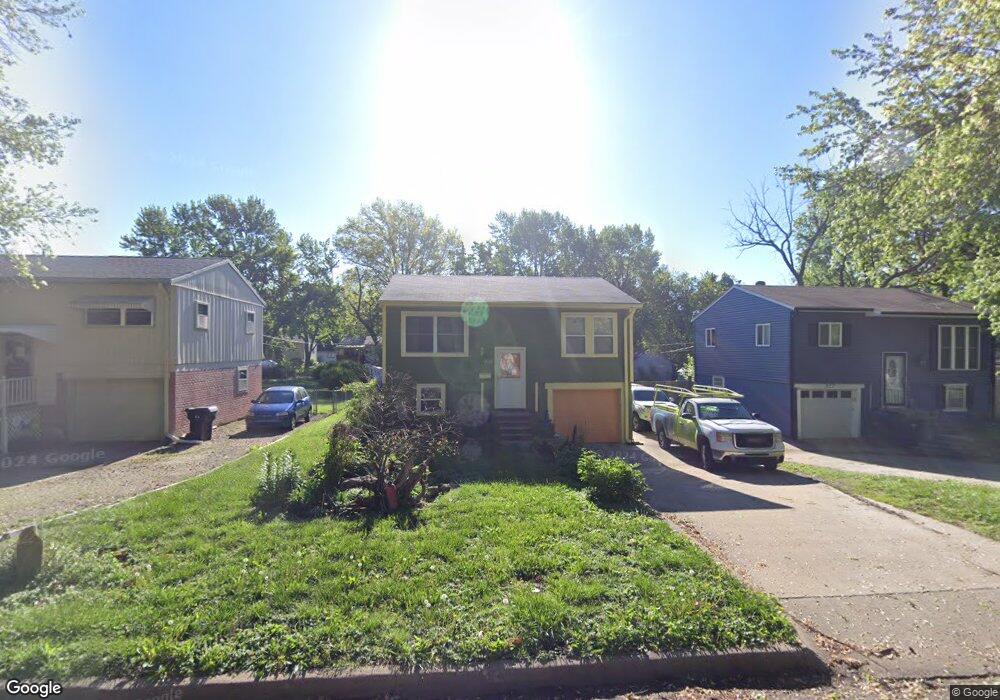 908 SW Watson Ave, Topeka, KS 66606 - photo 1