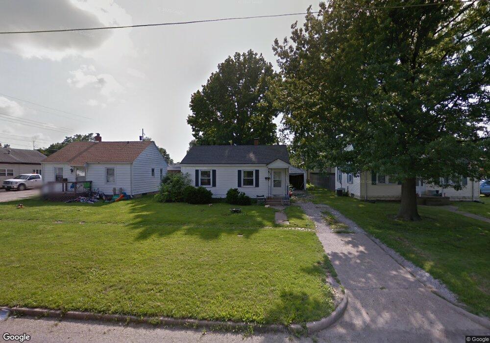 717 N 12th St, Mattoon, IL 61938 - photo 1