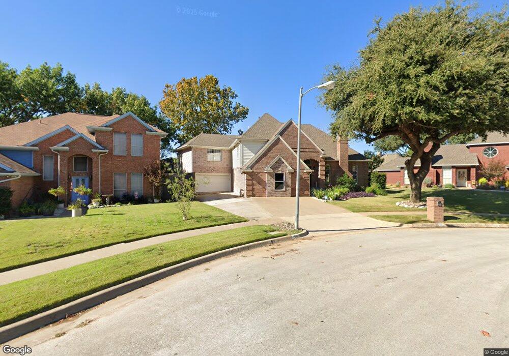 2031 Harwell St, Grapevine, TX 76051 - photo 1