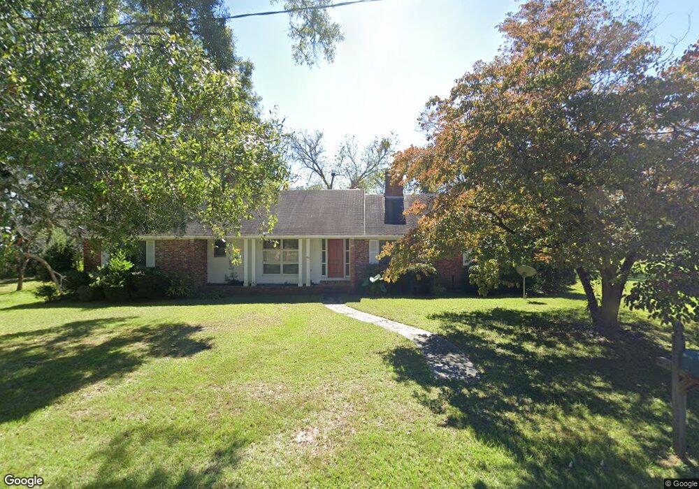 221 Marion St, Blackshear, GA 31516 - photo 1