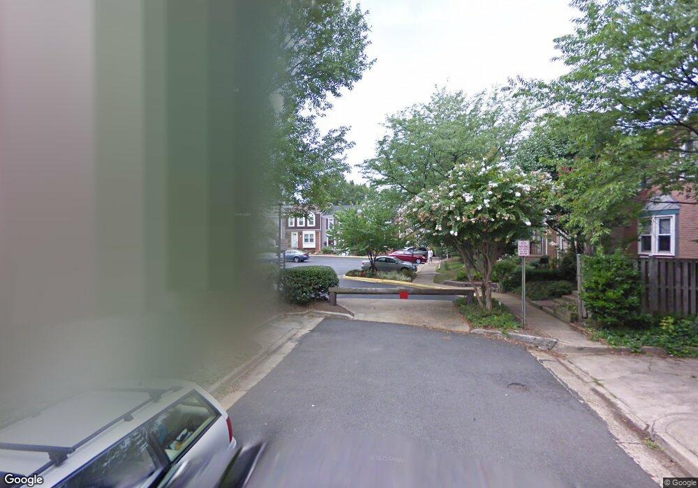 1334 Chetworth Ct, Alexandria, VA 22314 - photo 1