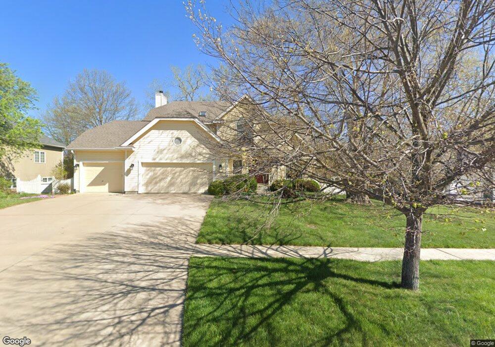 5816 SW 35th St, Topeka, KS 66614 - photo 1