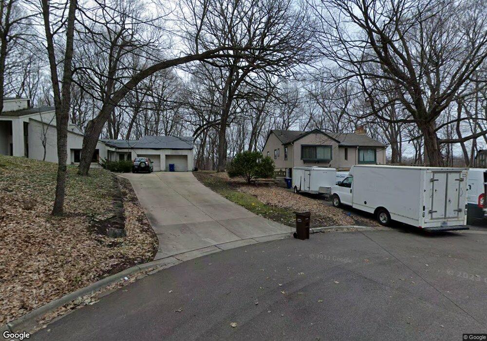 4301 Ridge Ct, Wayzata, MN 55391 - photo 1