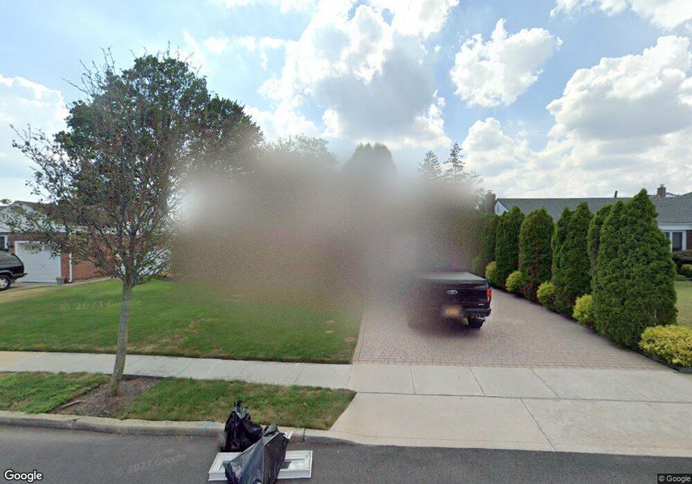 816 Hemlock St, Franklin Square, NY 11010 - photo 1