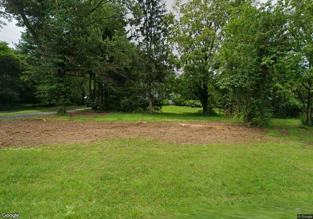 2435 E Scenic Dr, Bath, PA 18014 - photo 1