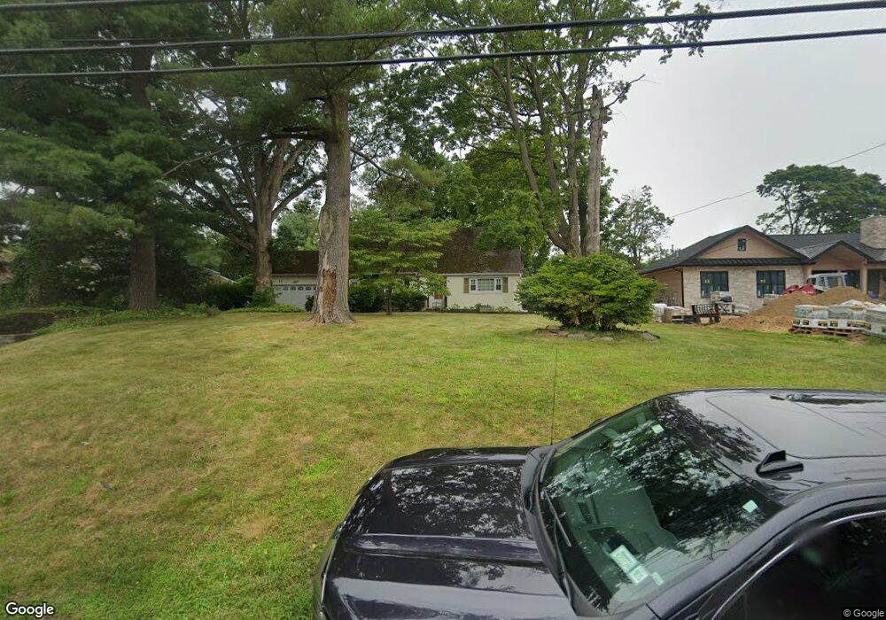 35 Red Spring Ln, Glen Cove, NY 11542 - photo 1