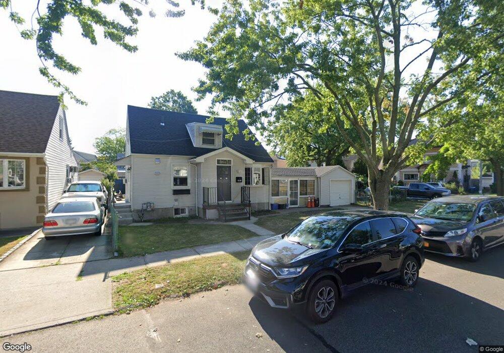 4951 166th St, Fresh Meadows, NY 11365 - photo 1