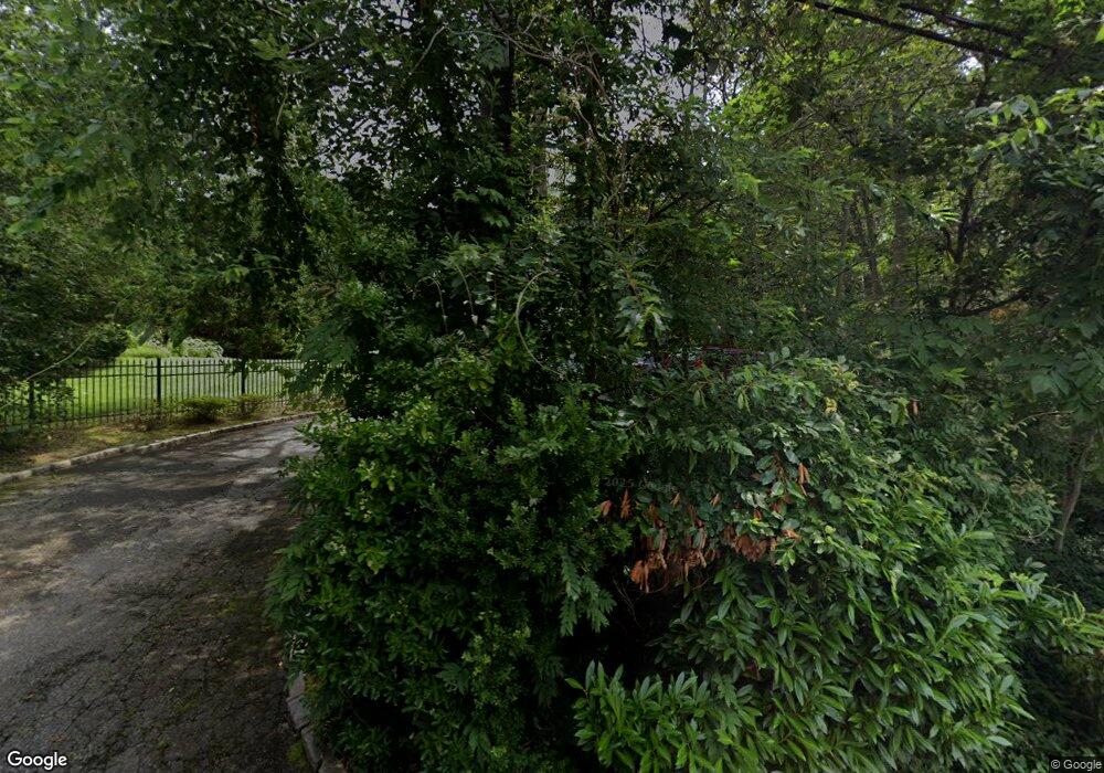 16 Rockwood Rd E, Manhasset, NY 11030 - photo 1