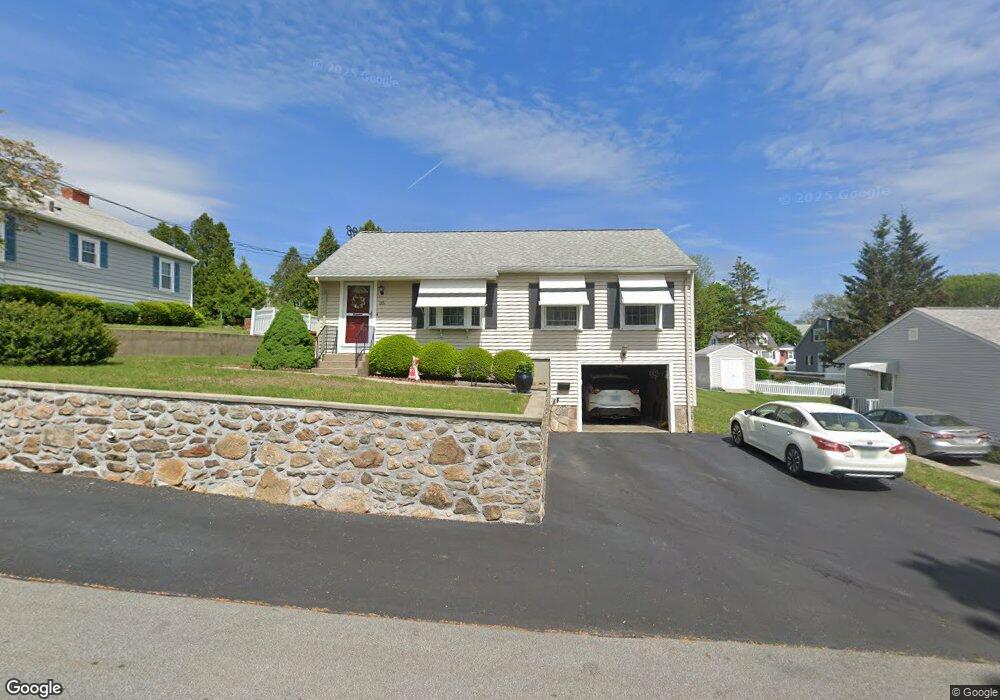 35 Navarre St, West Warwick, RI 02893 - photo 1