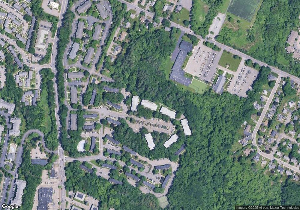 51 Jacqueline Rd unit 10, Waltham, MA 02452 - photo 1