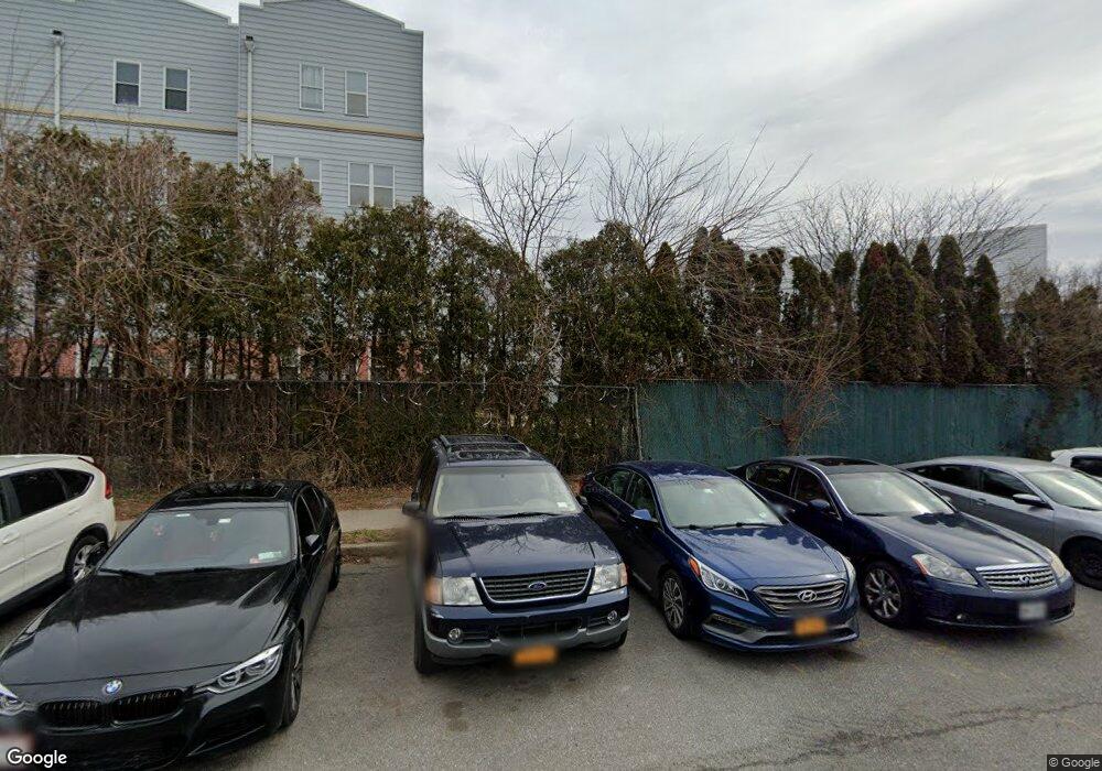 118 Neptune Ln, Bronx, NY 10473 - photo 1