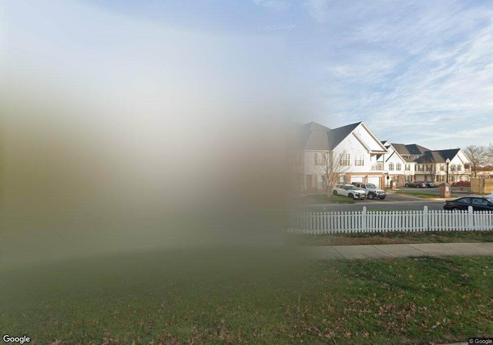 25340 Lake Mist Square unit 203, Chantilly, VA 20152 - photo 1