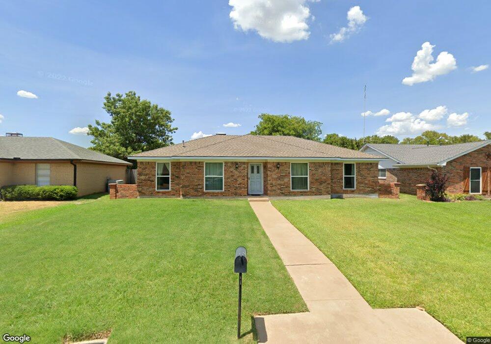 915 Boone Dr, Sherman, TX 75090 - photo 1