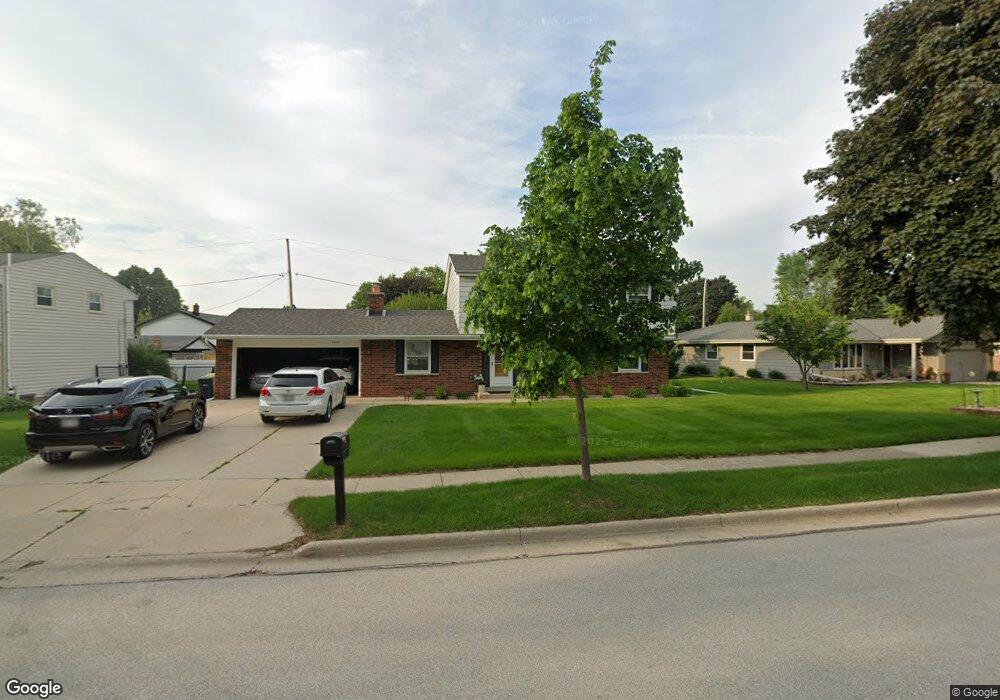 2008 Laura Ln, Waukesha, WI 53186 - photo 1