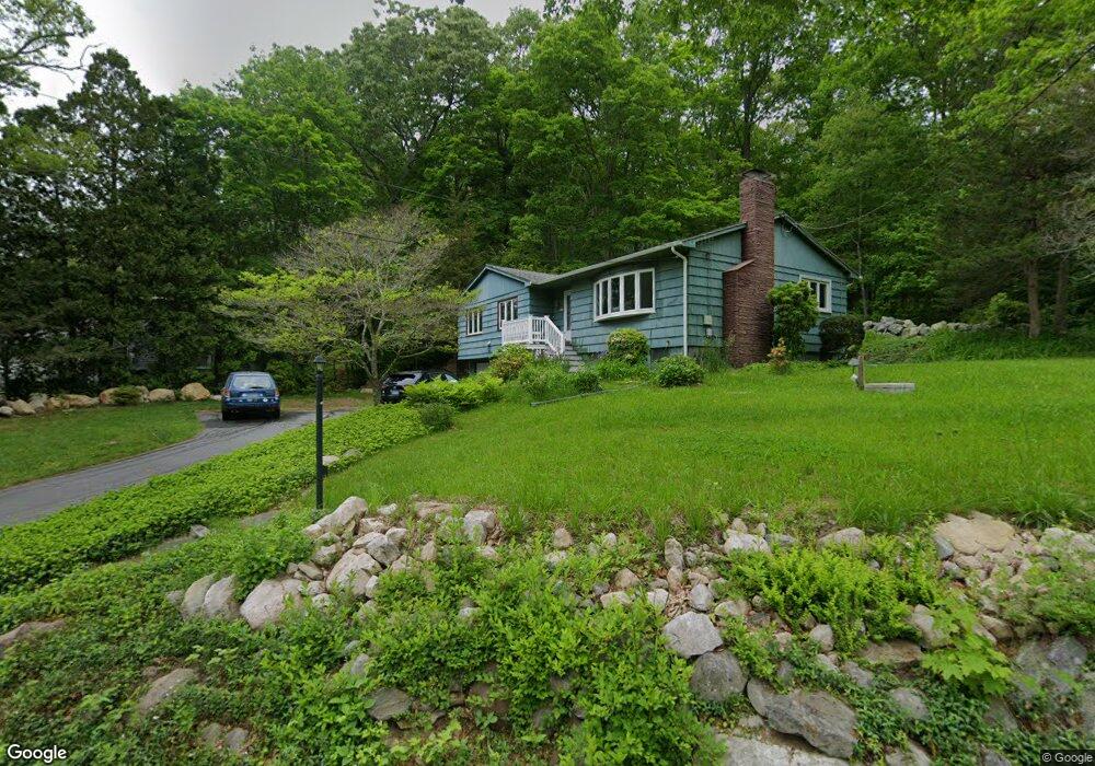 46 N Glenwoods Rd, Gales Ferry, CT 06335 - photo 1